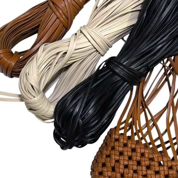 Cordoncini in similpelle a strisce (5 mm)